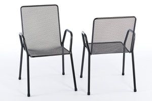 Neben der robusten Verarbeitung strahlen diese Outdoor Stapelstühle eine dezente Eleganz aus